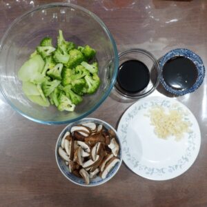 Ingredients Broccolli and Shiitake